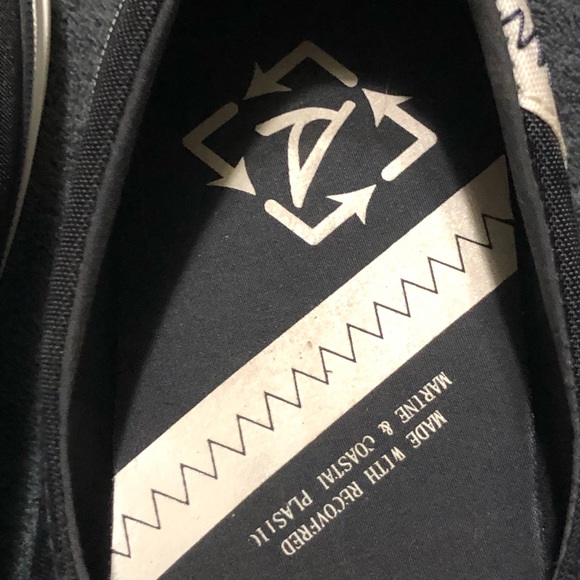 Sperry | Casual Navy Blue & White Boat Shoes - Picture 4 of 13